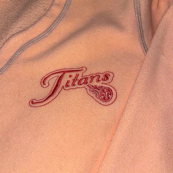 NFL for her Officially Licensed Tennessee Titans Peach pull over - Picture 4 of 4